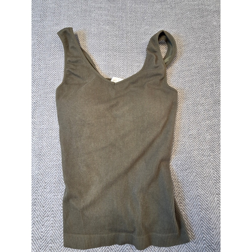 Nine Britton Tank Top Womens Medium Olive Ribbed Seamless Knit V Neck Pullover